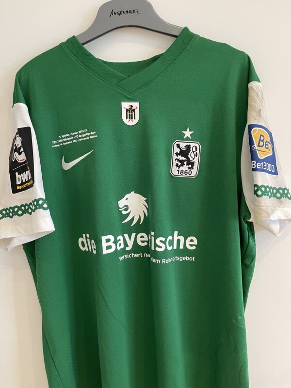 Matchworn! Wiesn-Trikot aus dem Spiel gegen Erzgebirge Aue. Marius Wörl, Größe M.