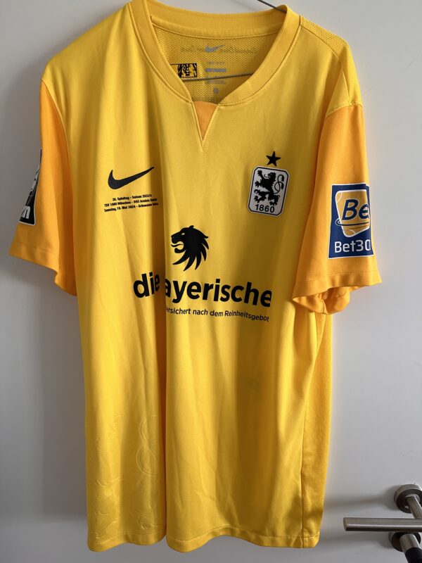 Trikot: Matchworn im Heimspiel gegen Bielefeld. David Richter #15 / XL.