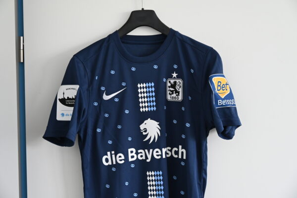 Original Wiesntrikot Patrick Hobsch Größe L #34