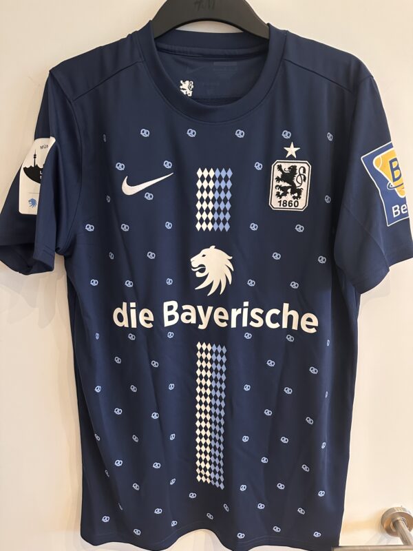 Original Wiesn-Trikot 2024. #37 Frey, Größe L. – Bild 3