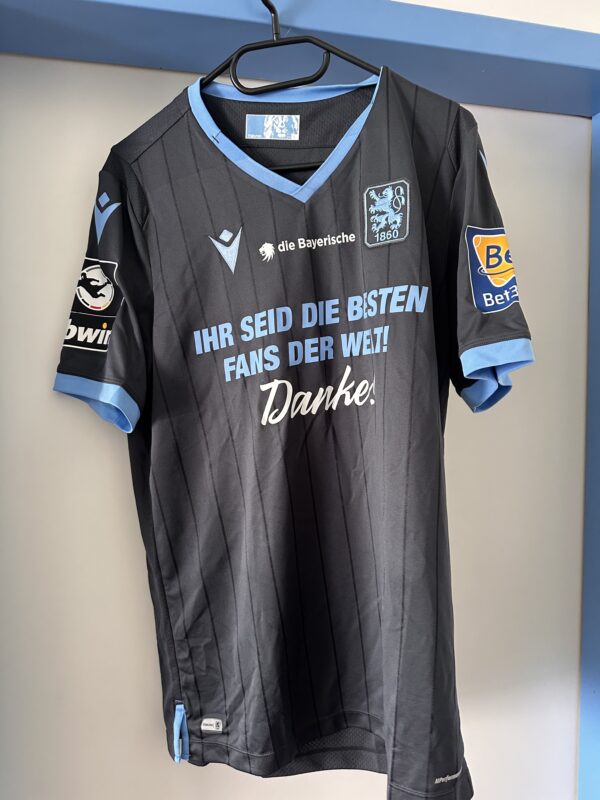 Trikot „Ihr seid die besten Fans der Welt“, Größe L.