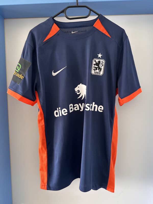 Matchworn im ersten Spiel nach der Rückkehr. Away-Trikot #7 Flo Niederlechner, Größe L – Bild 2