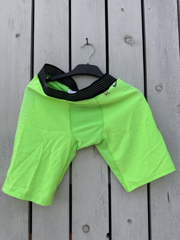 grüne Unterziehshorts von Nike, Größe XL