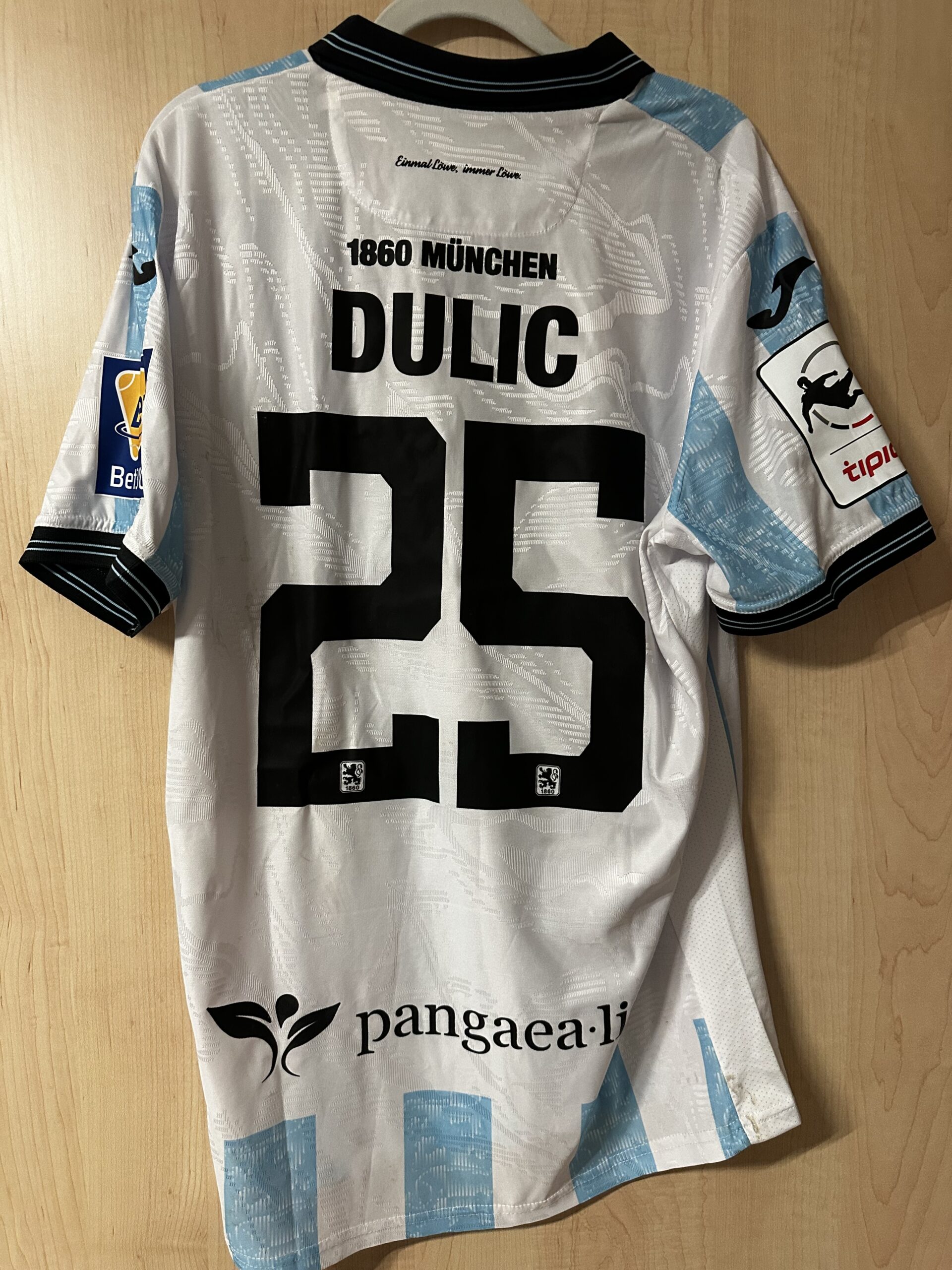 Sechzig gegen Rassismus. Original-Spielertrikot Sean Dulic, Größe XL. – Bild 3