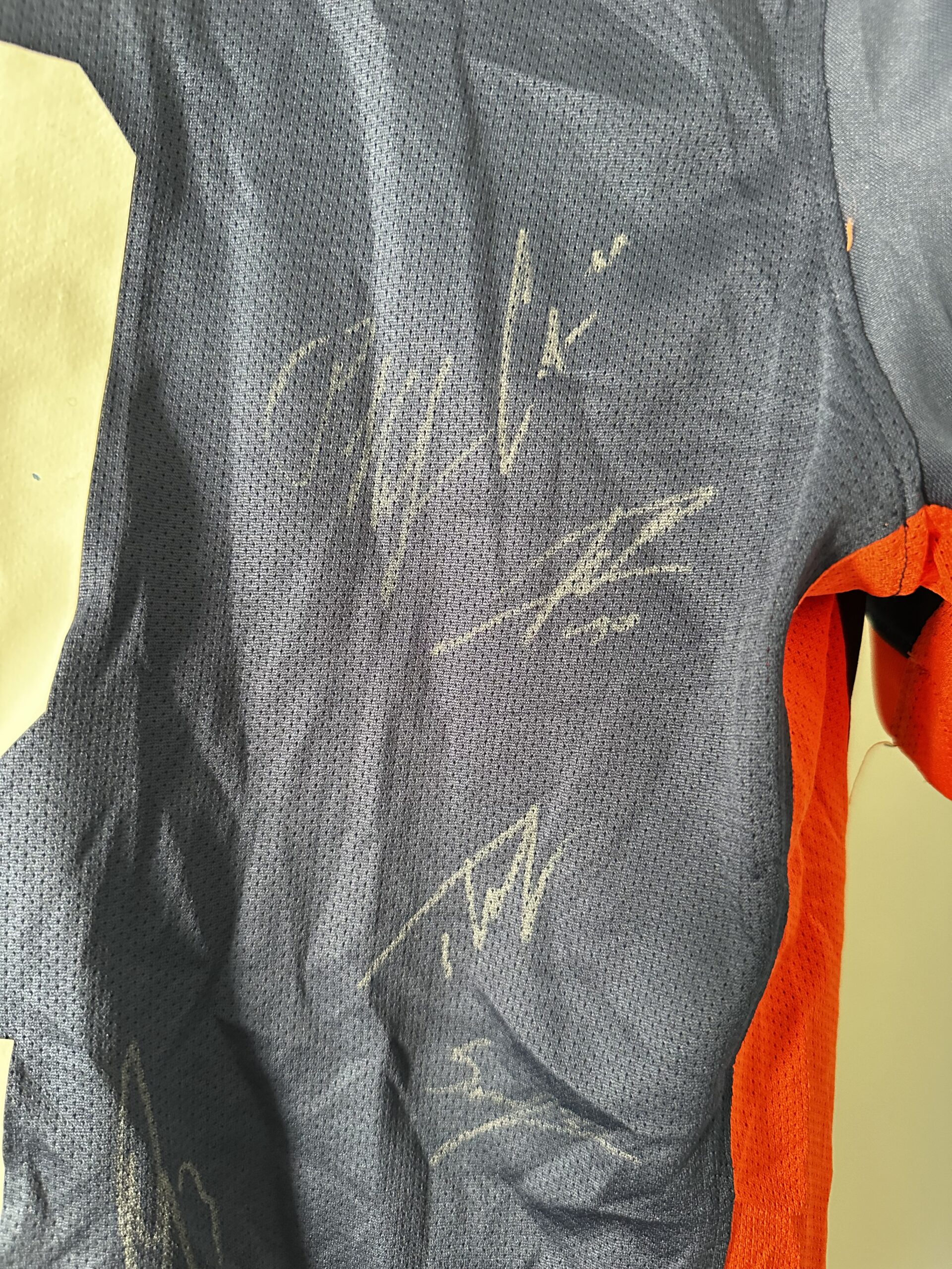 Original-Spielertrikot mit Autogrammen. Tim Danhof, Größe L. – Bild 2