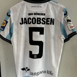 MATCHWORN für den guten Zweck. Home-Trikot aus M60SCV von Thore Jacobsen, Größe L.