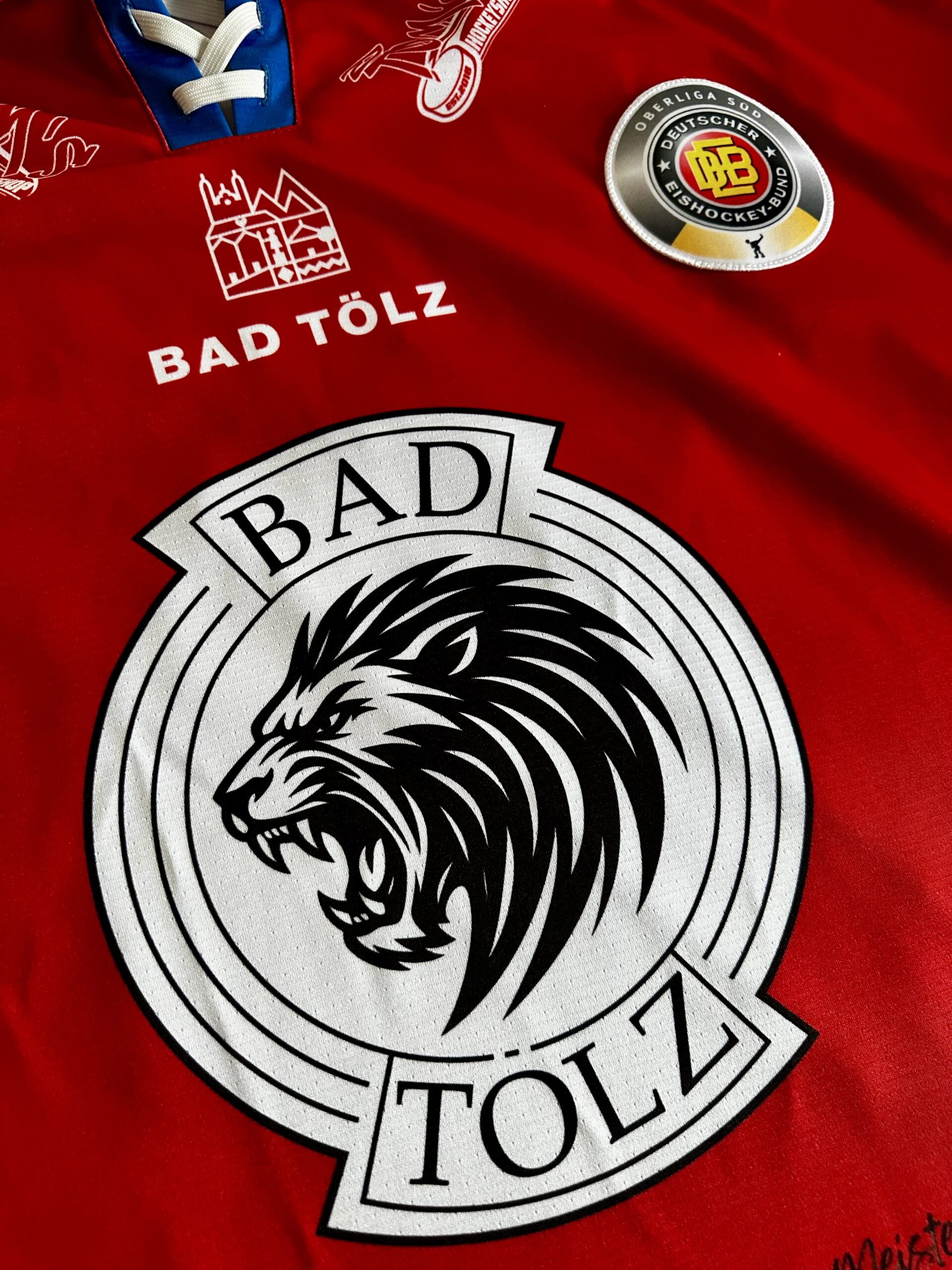 ECT: Original Spieler-Trikot Tölzer Löwen – 60 Jahre deutscher Meister – Home. #74, Ludwig Nirschl, Größe L. – Bild 3