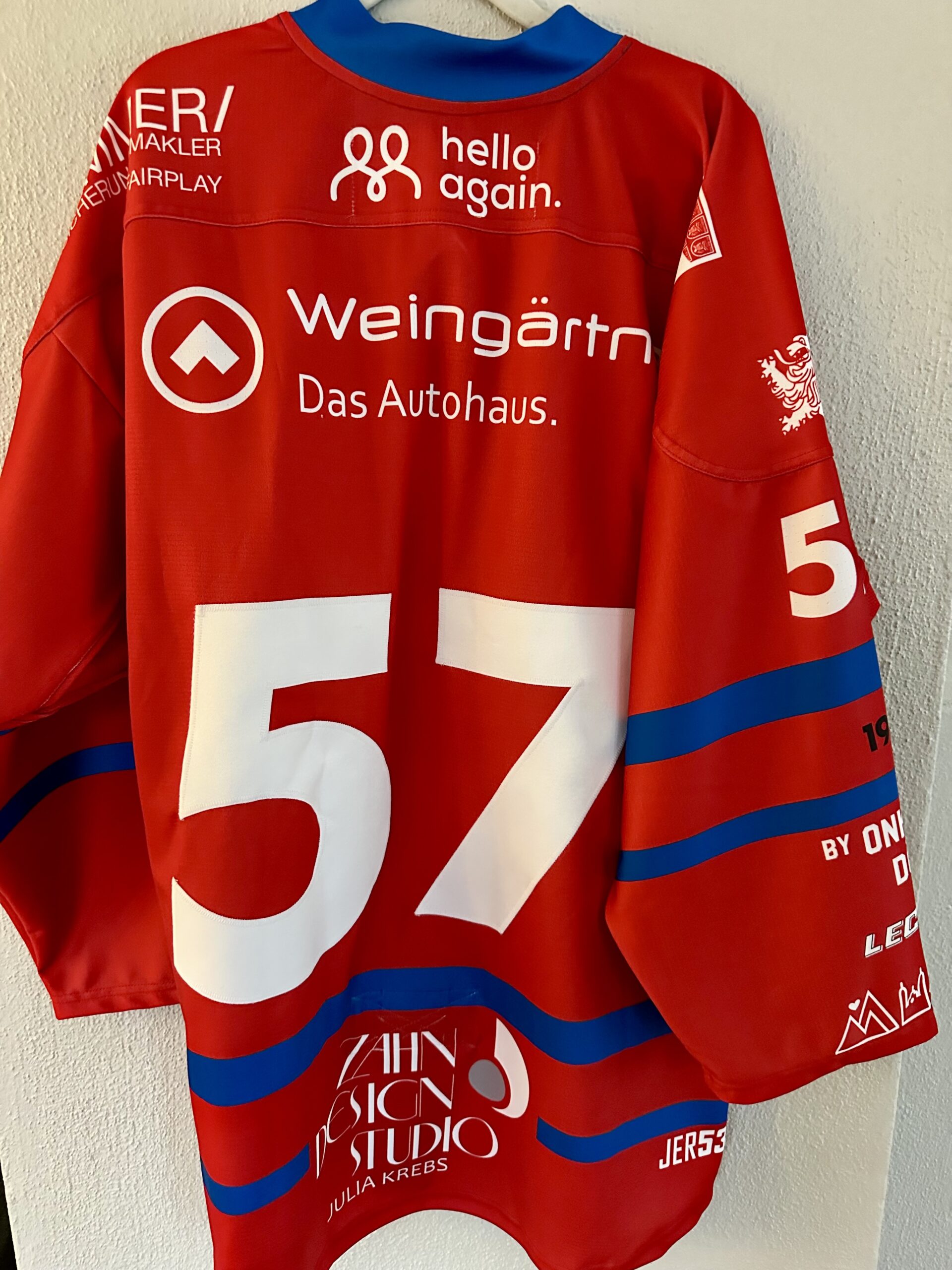 ECT: Original Spieler-Trikot Tölzer Löwen – 60 Jahre deutscher Meister – Home. #57, Größe L.