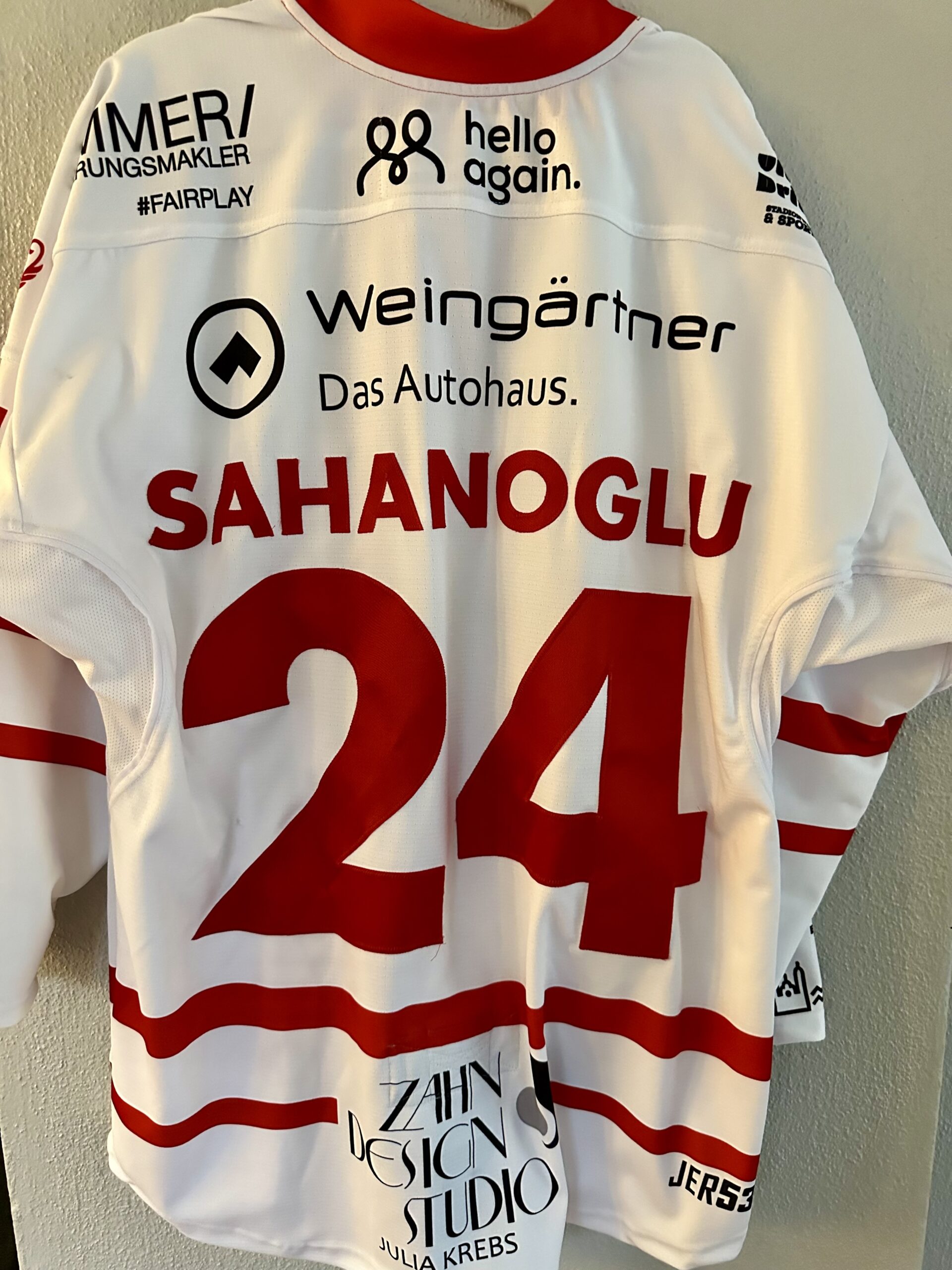 ECT: Original Spieler-Trikot Tölzer Löwen – 60 Jahre deutscher Meister – Away. #24, Isi Sahanoglu, Größe L.