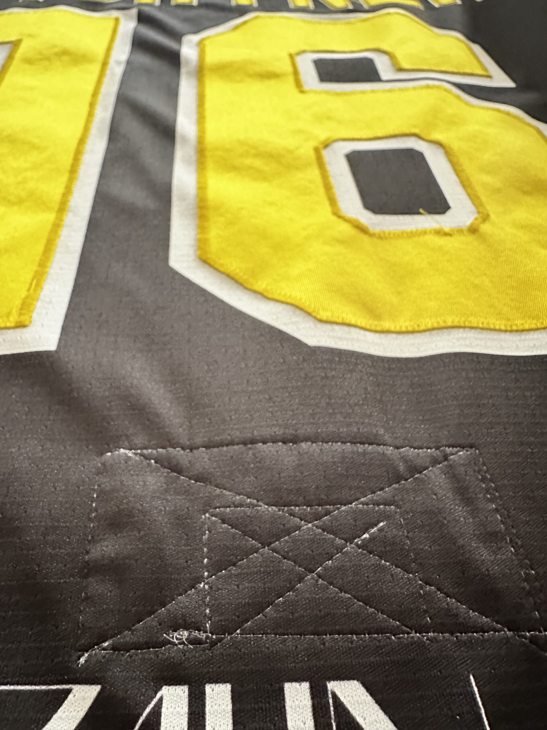 ECT: Original Spieler-Trikot Tölzer Löwen – Heimtrikot 25/26. #21, Florian Kästele, Größe L. – Bild 7