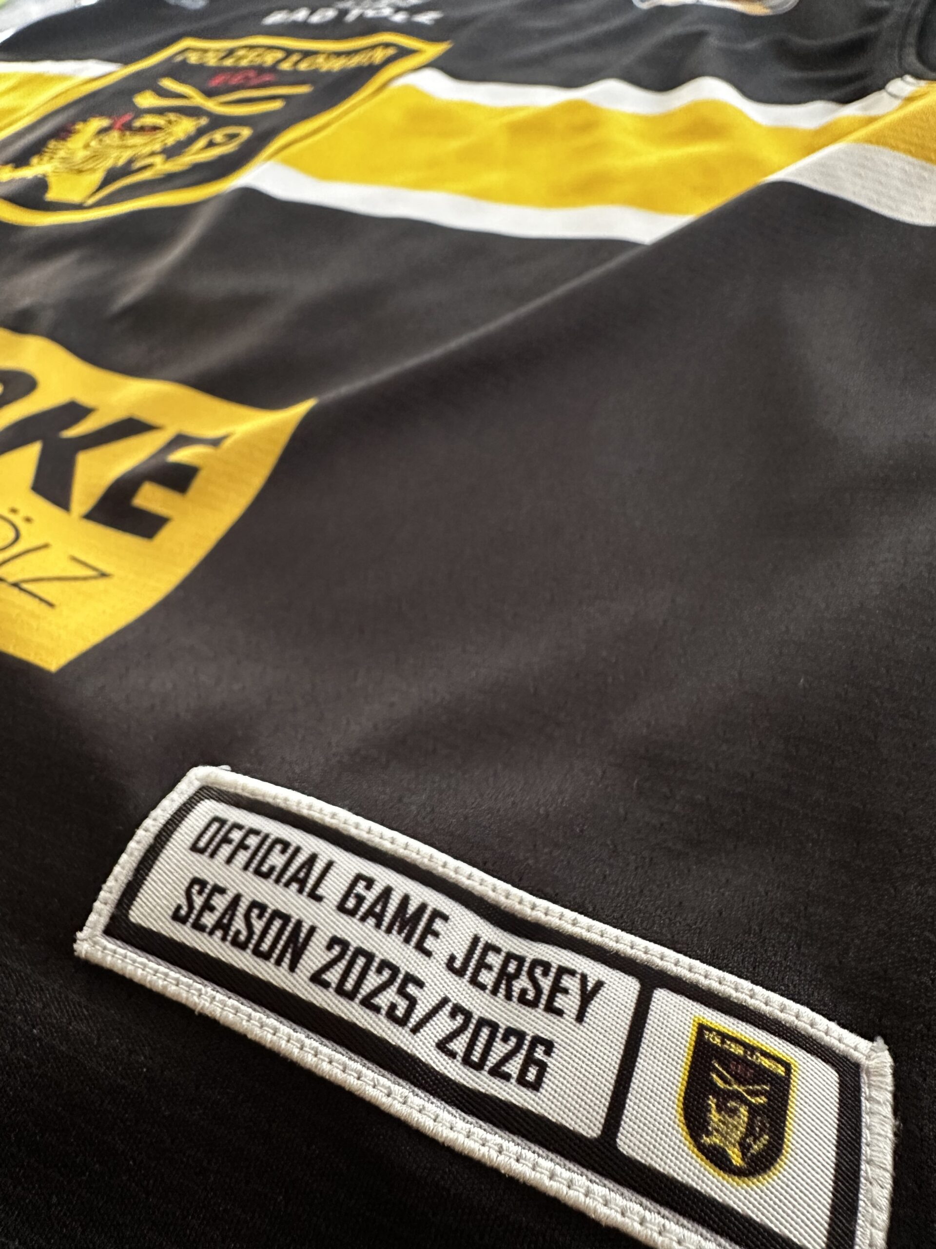 ECT: Original Spieler-Trikot Tölzer Löwen – Heimtrikot 25/26. #21, Florian Kästele, Größe L. – Bild 5